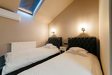 Economy Twin Room - Attic