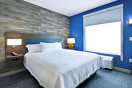 1 King Bed Studio Suite Nonsmoking