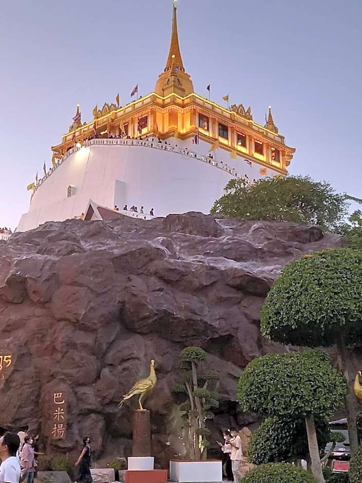 amazing khaosan hostel