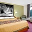Super 8 by Wyndham Madison East