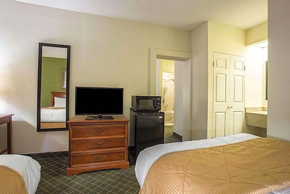 Clarion Inn & Suites Aiken South