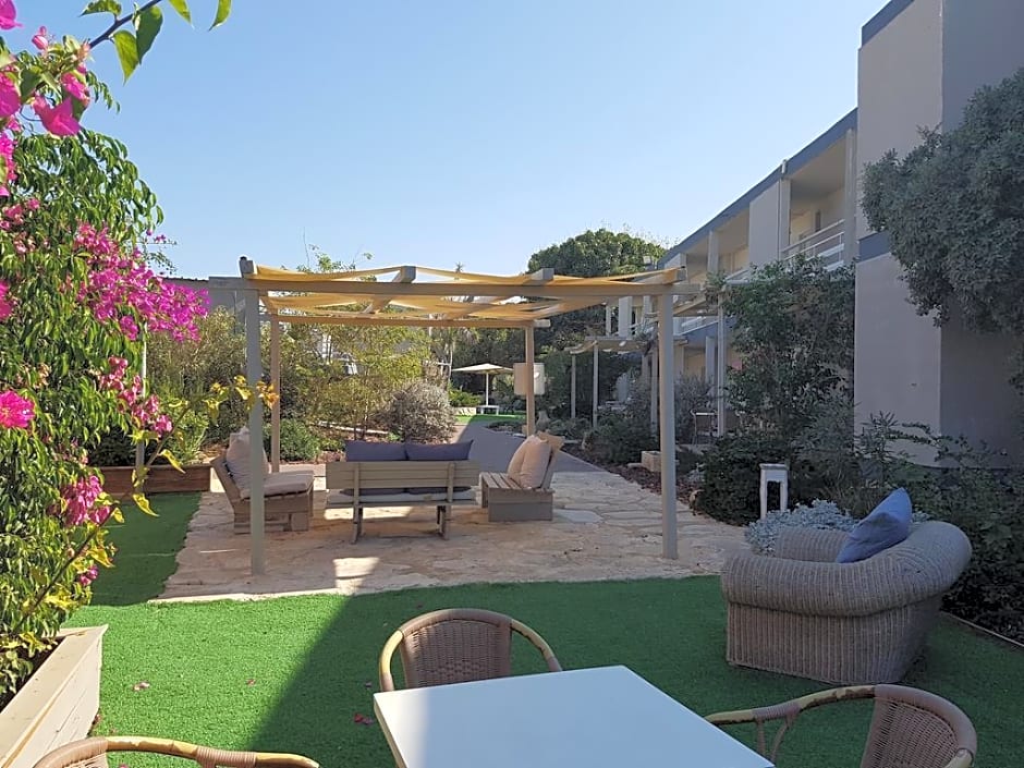 Q Village Hotel - Poleg Beach