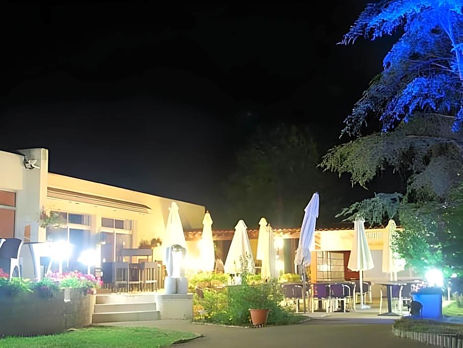 Logis Hotel & Restaurant Le Fleurance