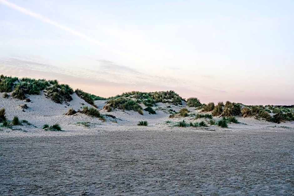 Leonardo Hotel IJmuiden Seaport Beach
