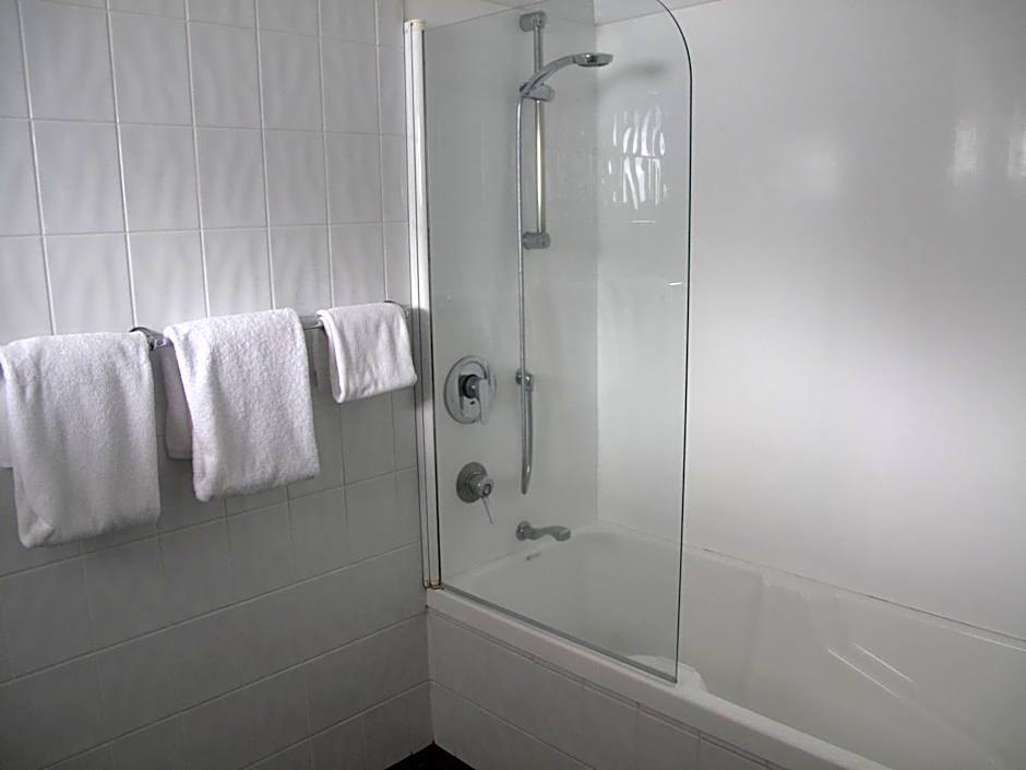 Auto Lodge Motor Inn