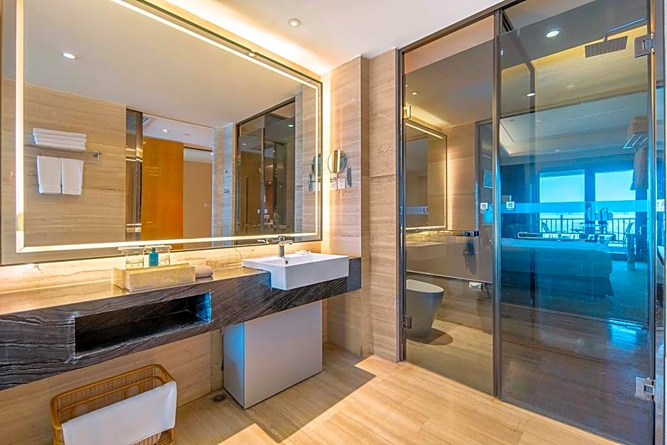 Haiyang Shenglong Jianguo Hotel