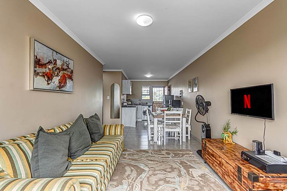 Airville Luxury Apartments, 7min Drive to Cresta Mall