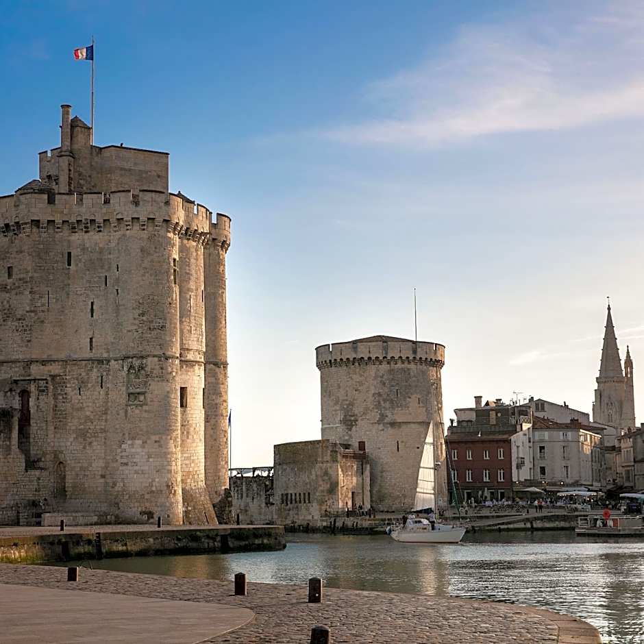 Un Hôtel En Ville