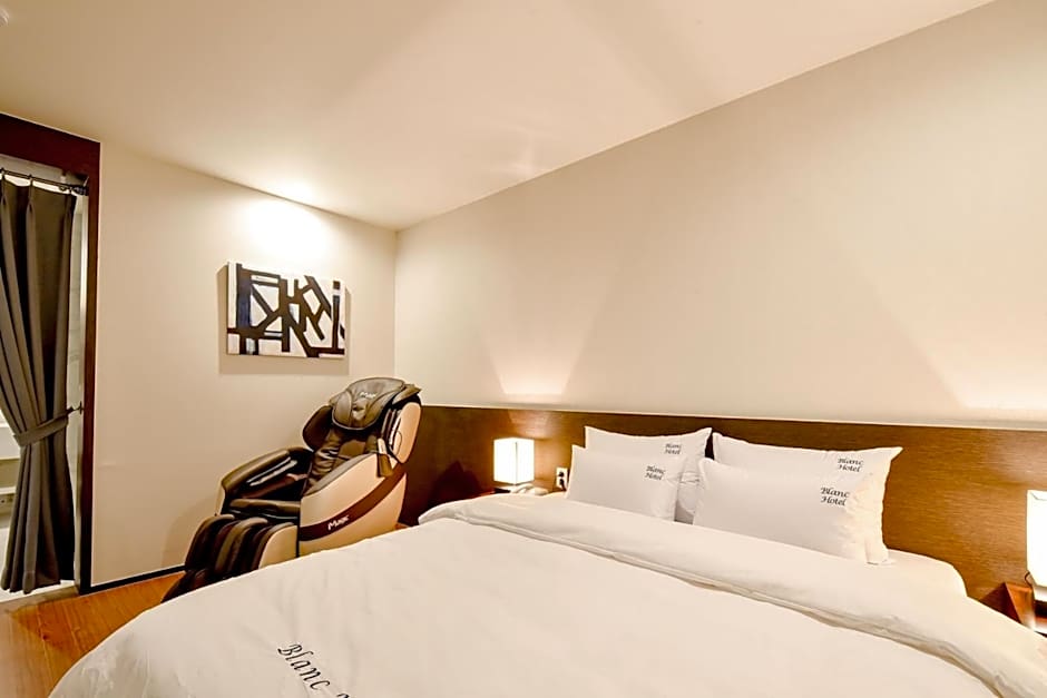 Blanc Business Hotel