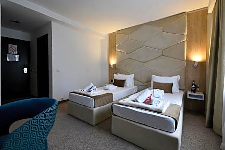 Executive Twin Room with Free Parking