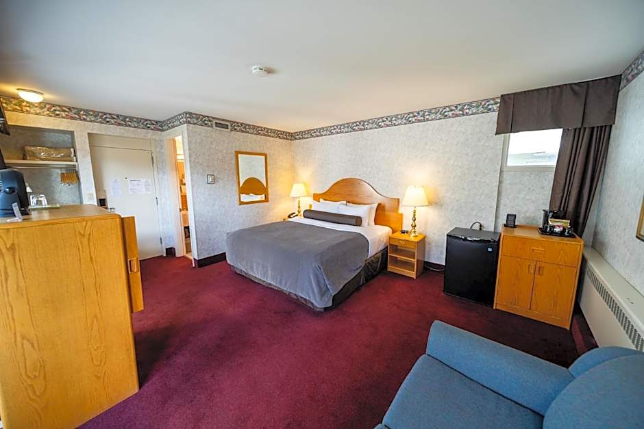 Photo 1 of 4 of Premium 1 King Bed, River View