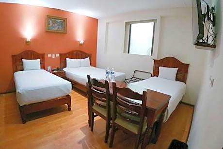 1 Double Bed and 2 Single Beds - Non Smoking