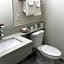 Manhattan Inn & Suites