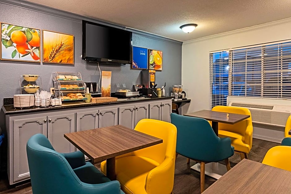 Quality Inn & Suites Tulare