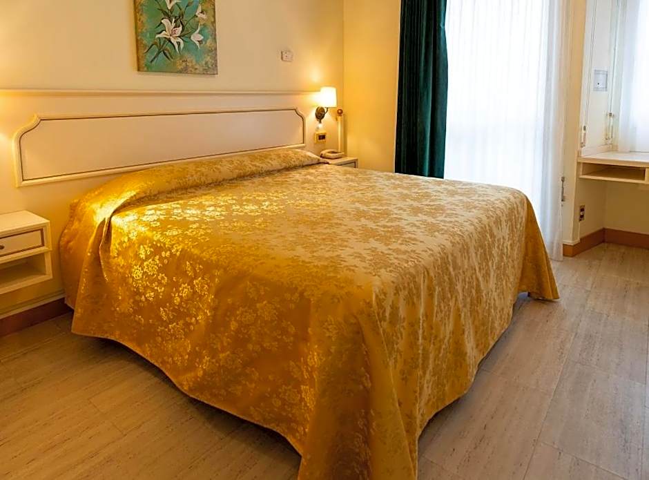 Photo 1 of 4 of Superior 1 Double Bed or 2 Beds, Pool View