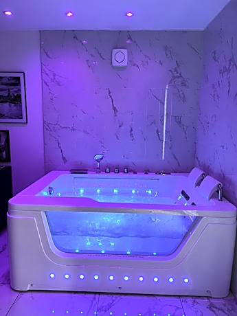 Suite Saint Esteve avec balneo au c¿ur d'un hameau