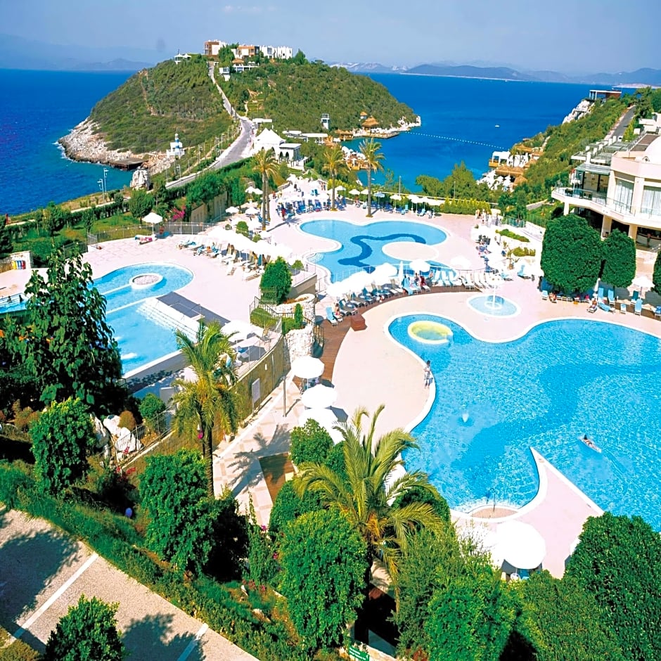 Hilton Bodrum Turkbuku Resort Spa All Inclusive Contact Us