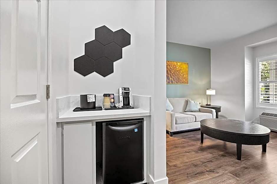 University Park Inn & Suites, an Ascend Collection Hotel