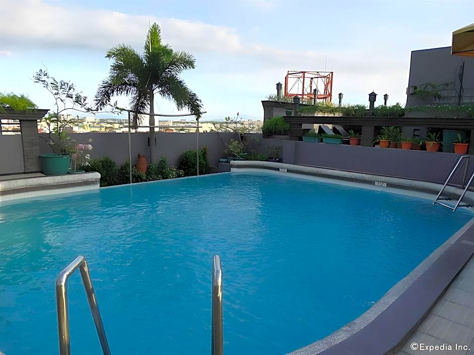 Urban Travellers Hotel