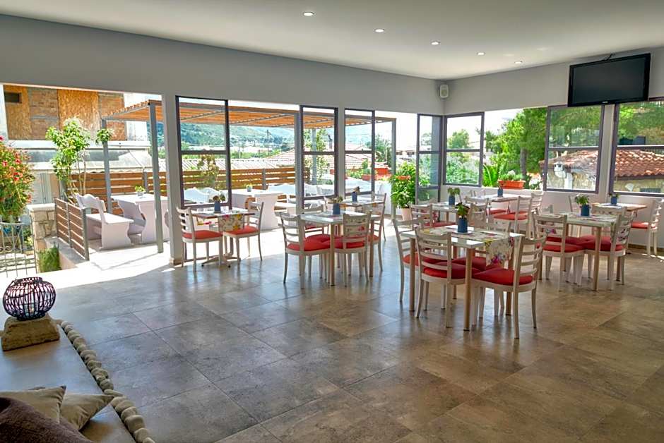 Two Brothers Studios & Apts