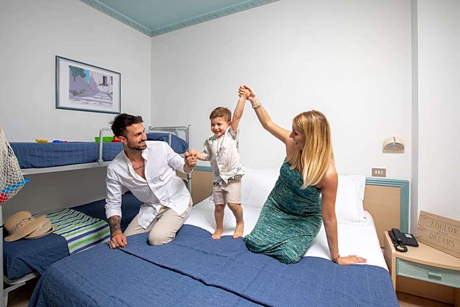 Photo 1 of 4 of Double Room with two Extra Beds