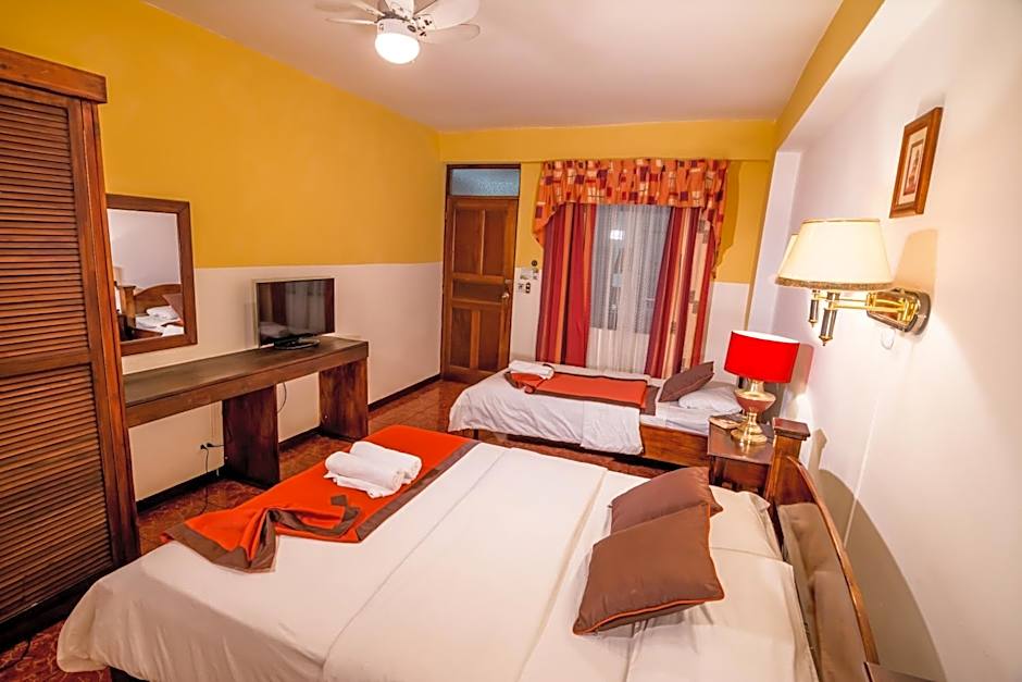 Hotel Amón Real