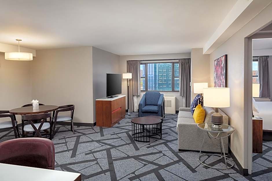 DoubleTree by Hilton Hotel & Suites Pittsburgh Downtown