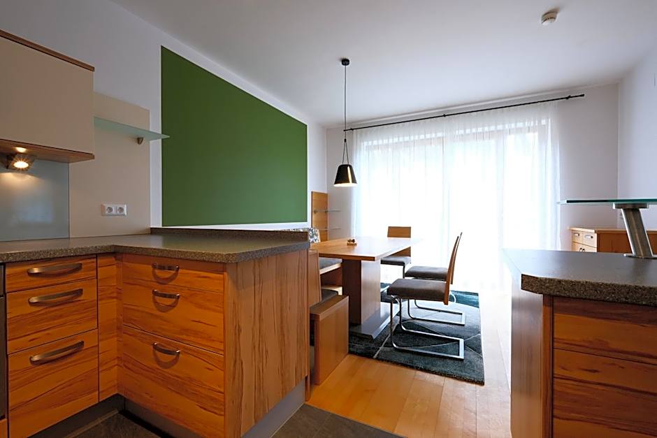 SeeHotel & SeeApartments Kärntnerhof- direkt am See!