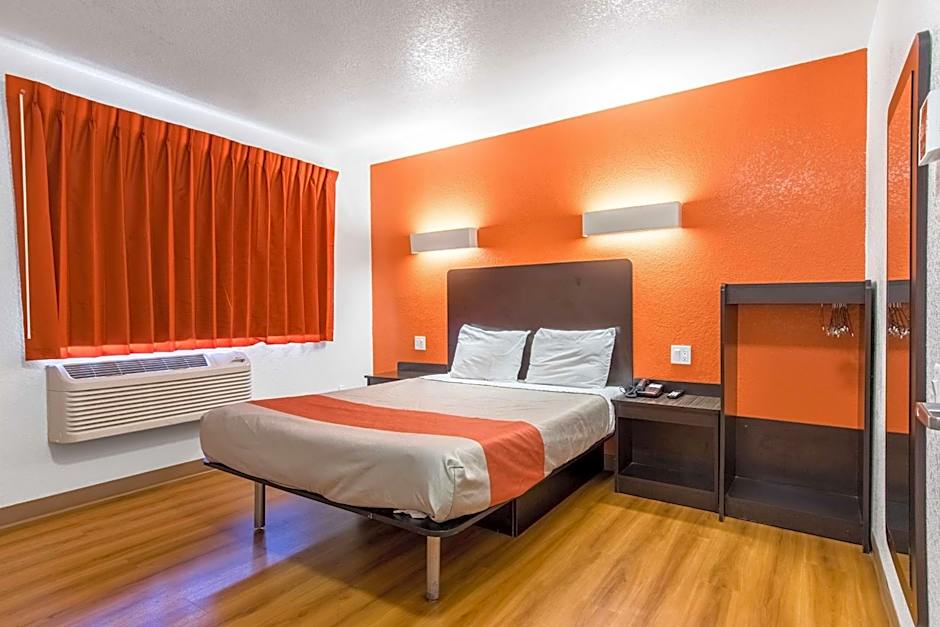 Motel 6 Bakersfield