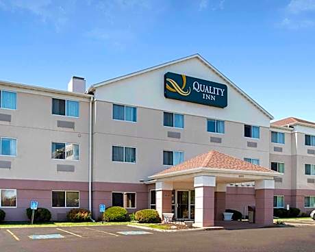 Quality Inn Brooklyn Center