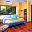Villa Kiwi. Huge Pool, Steps To Town n Beach. 6 plus BRM 7.5 BTH 3 KCN