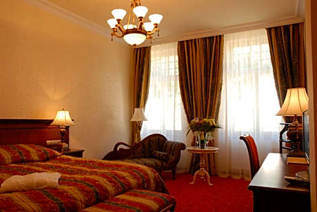 Double or Twin Room with City View