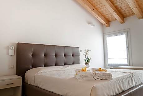 Terra Ferma Rooms&More