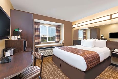 1 Queen Bed Suite Non-Smoking