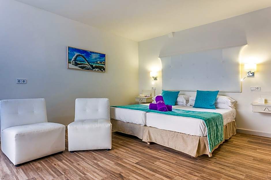 Fergus Style Cala Blanca Suites