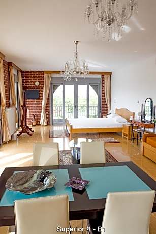 Superior Suite with Pool View (2 Adults + 2 Children)