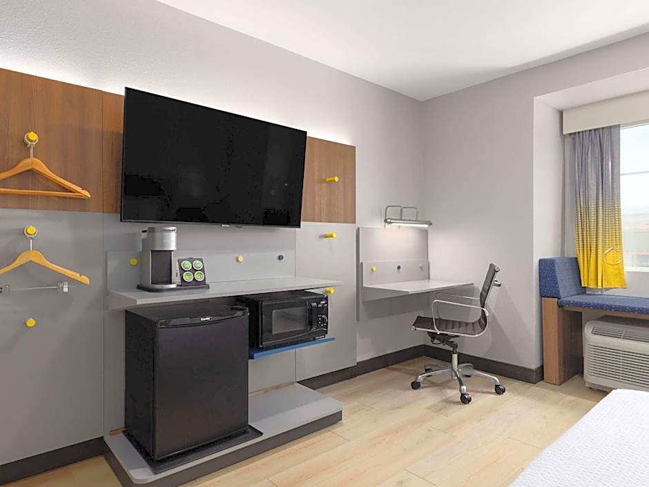 Microtel Inn & Suites By Wyndham Tracy