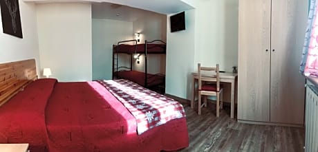 Quadruple Room with Mountain View