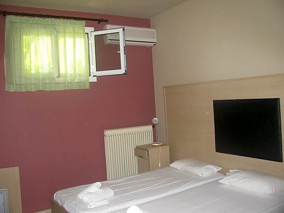 Foto 1 de 6 de 1 Double Bed or 2 Beds, Basement
