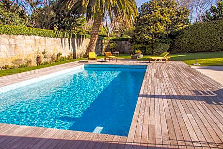 Liiiving in Porto | Oporto Garden Pool House