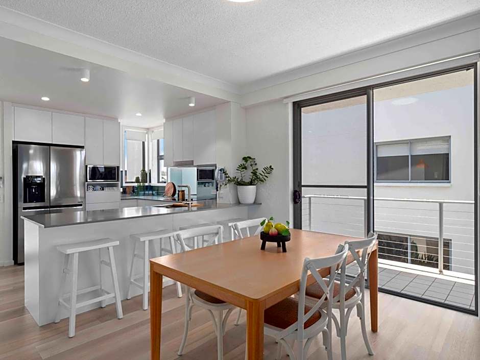 Pacific Marina Apartments