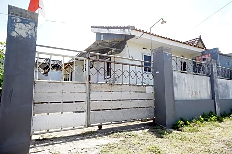 OYO Life 92991 Kost Amantu 2