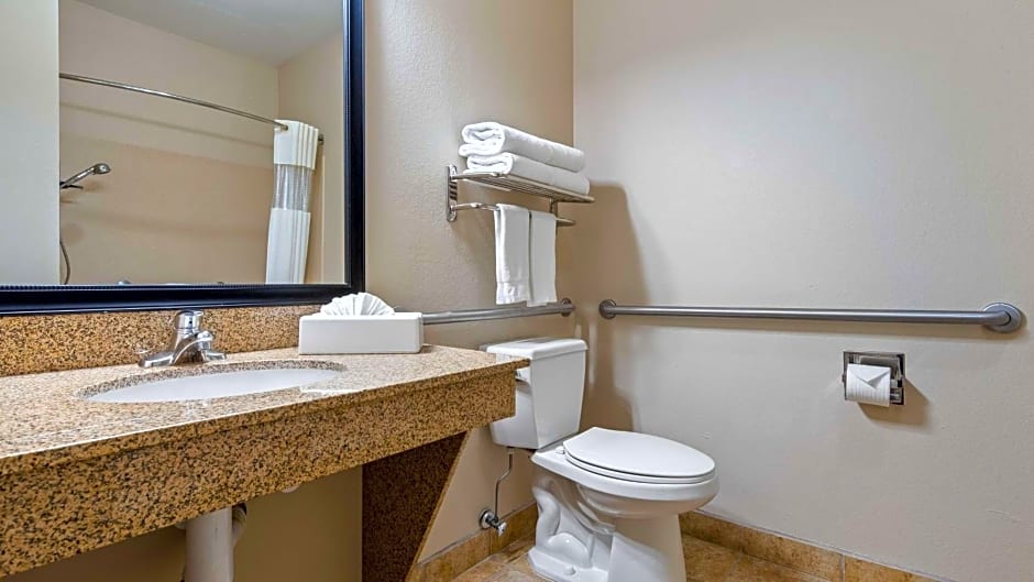 Best Western Plus Eastgate Inn & Suites