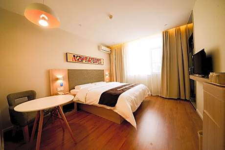 Hanting Hotel Dunhua Railway Station