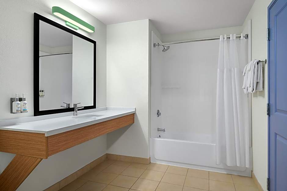 Garner Hotel Madison - Huntsville Airport by IHG