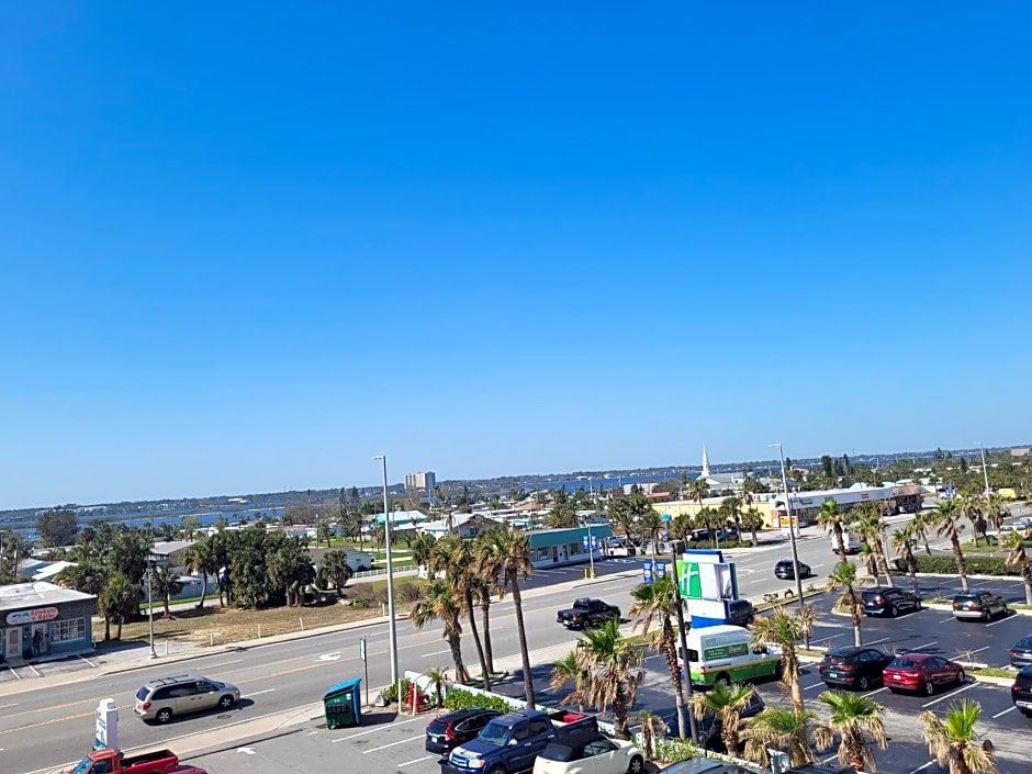 Beachside Hotel - Daytona Beach Shores