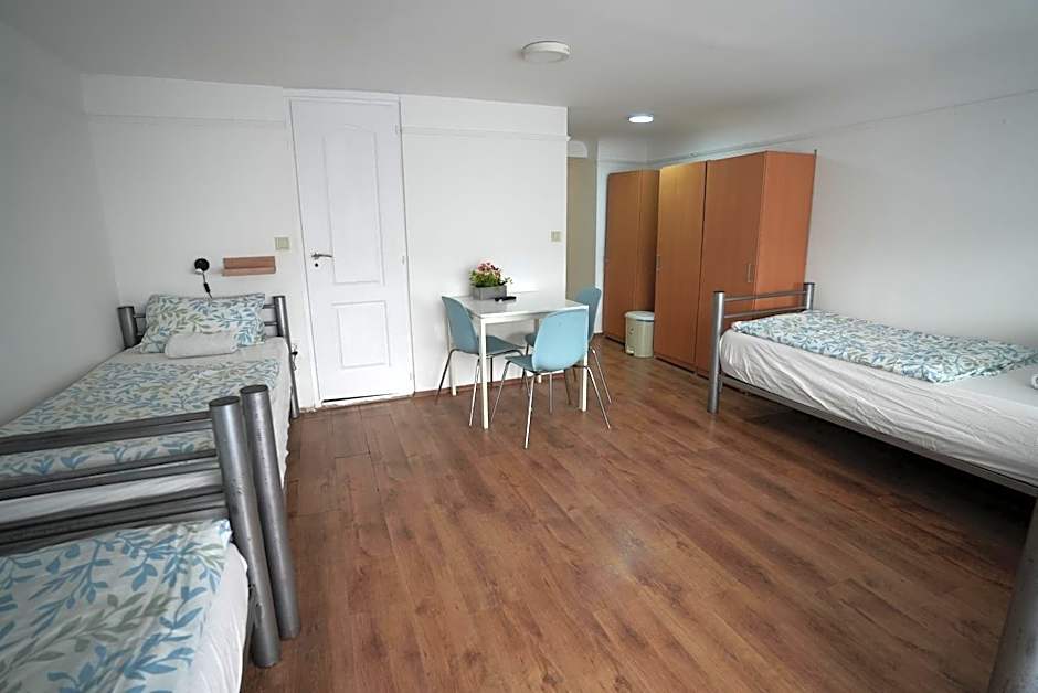 Center Hostel and Guest House