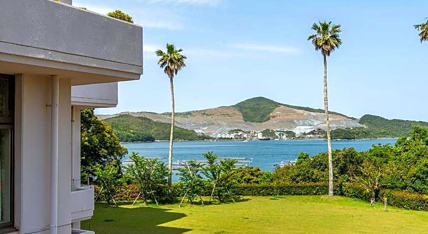 Wisterian Life Club Toba