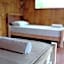 Jungle House - surf & stay