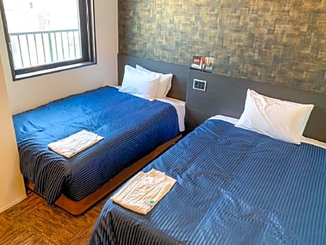Twin Room - Non-Smoking